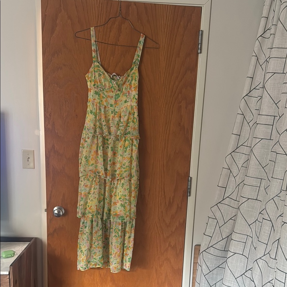 NWOT ASTR the Label Midsummer Floral Tiered Maxi Dress sz Small